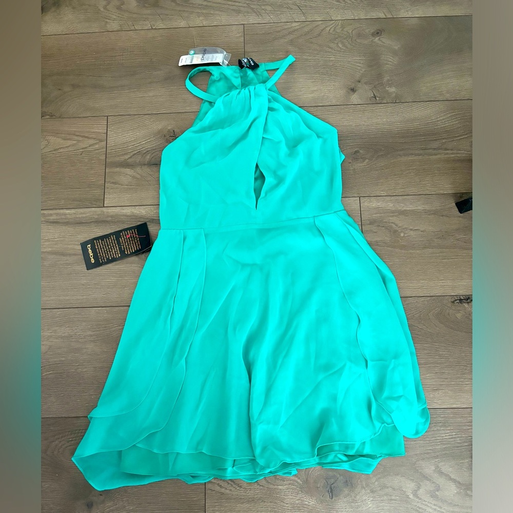 NWT Bebe fit and flare skater tulip skirt keyhole dress sz 8